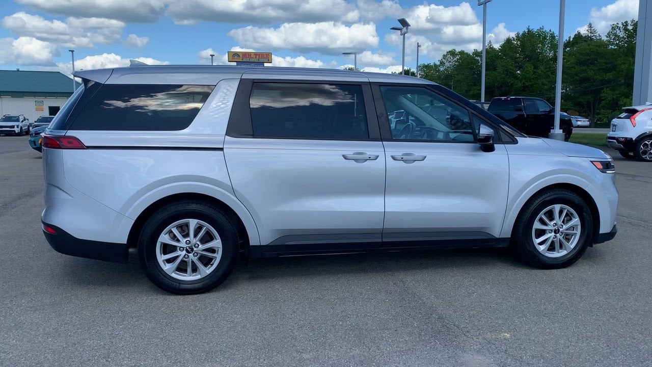 2023 Kia Carnival LX