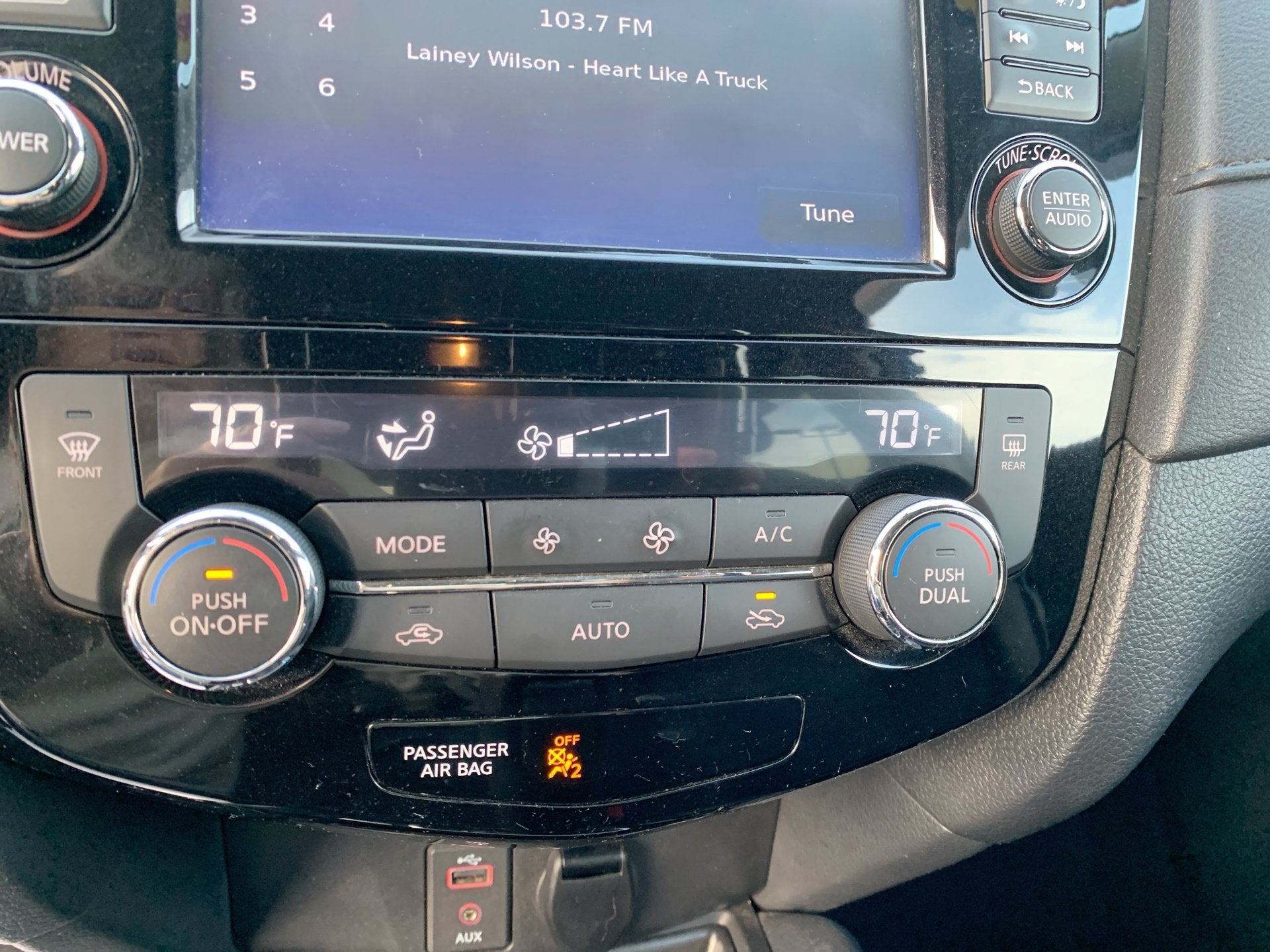 2017 Nissan Rogue SV