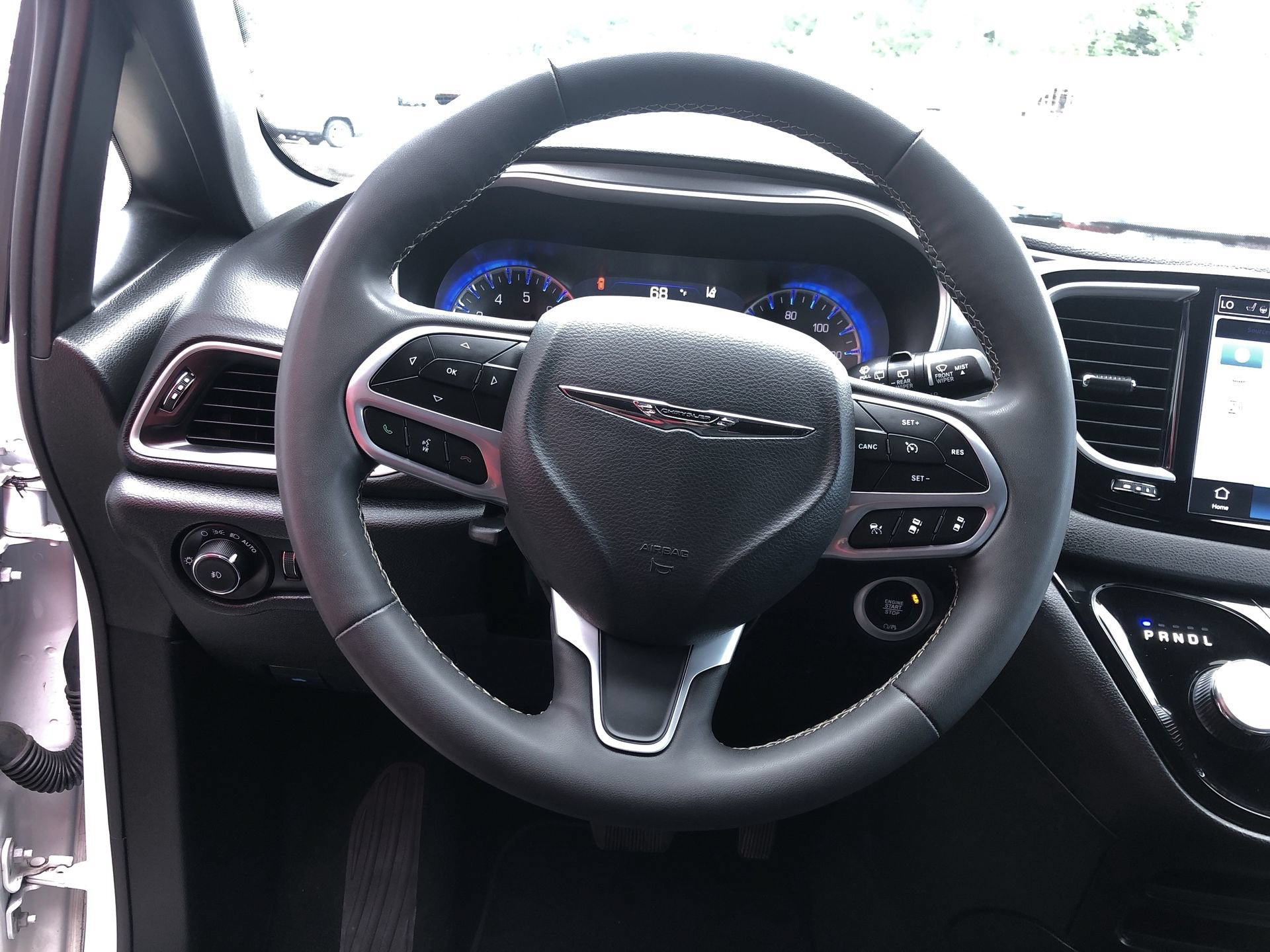 2025 Chrysler Pacifica Select