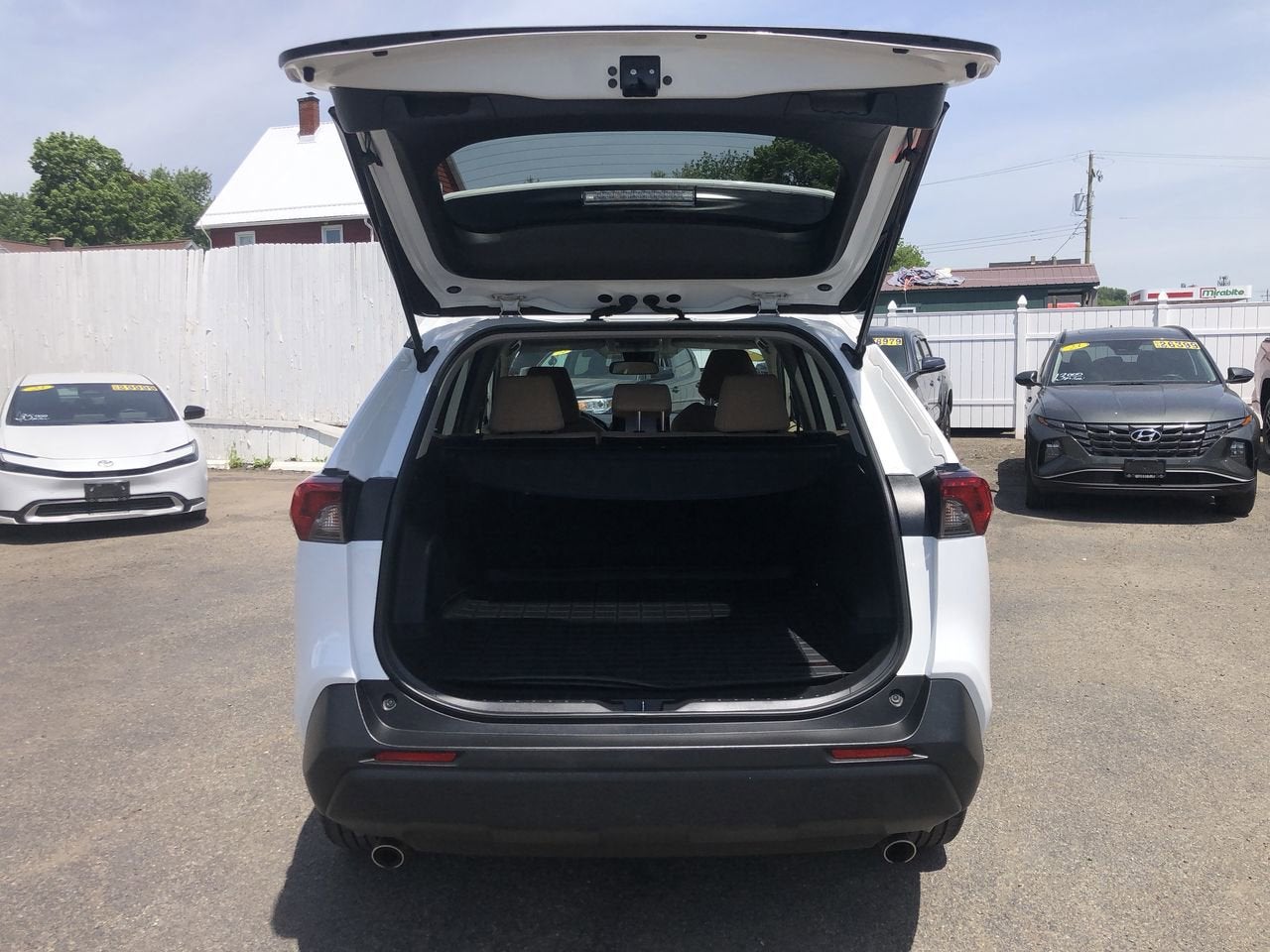 2022 Toyota RAV4 LE