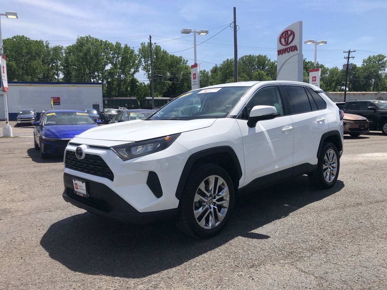 2022 Toyota RAV4 LE
