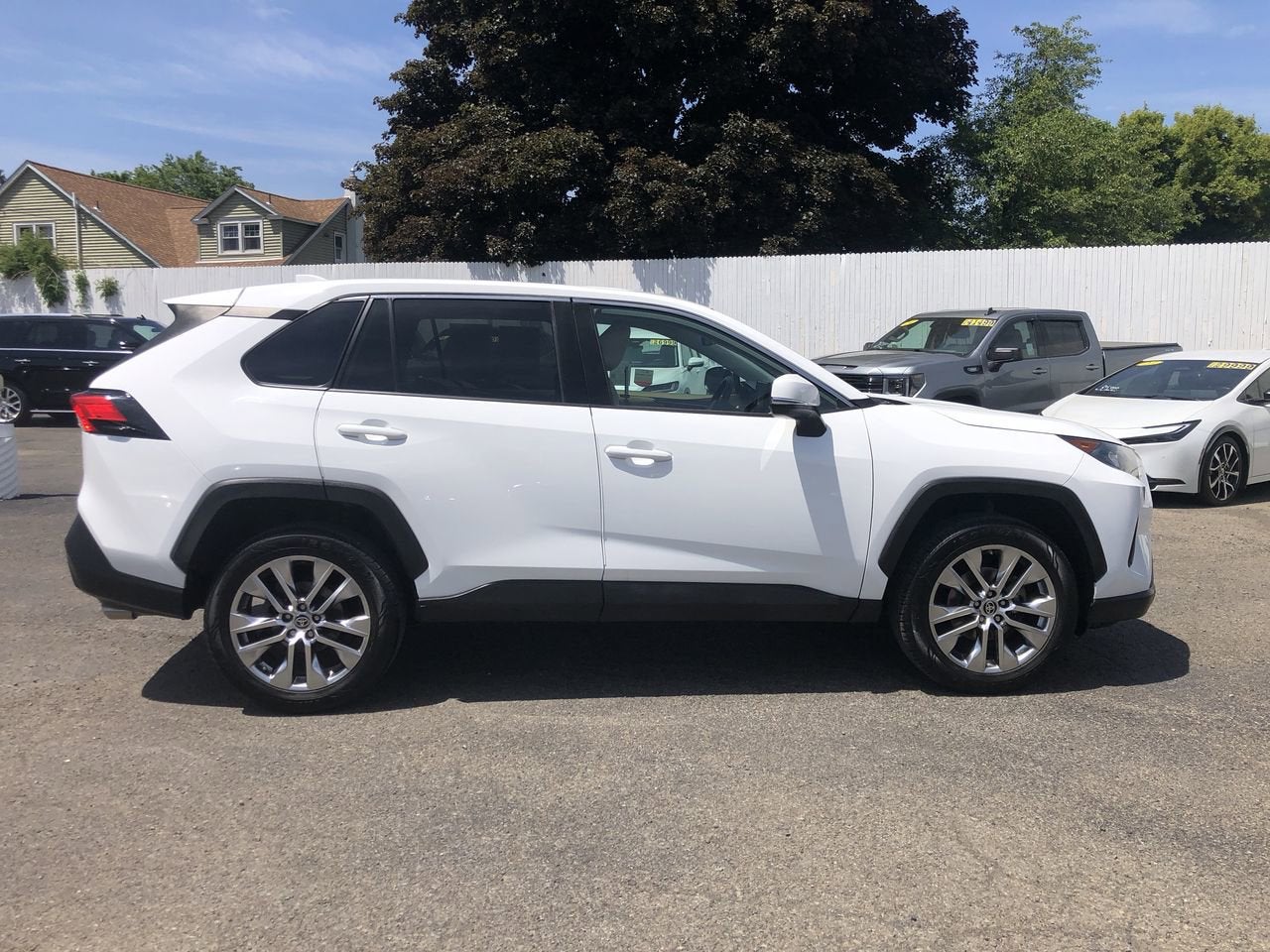 2022 Toyota RAV4 LE
