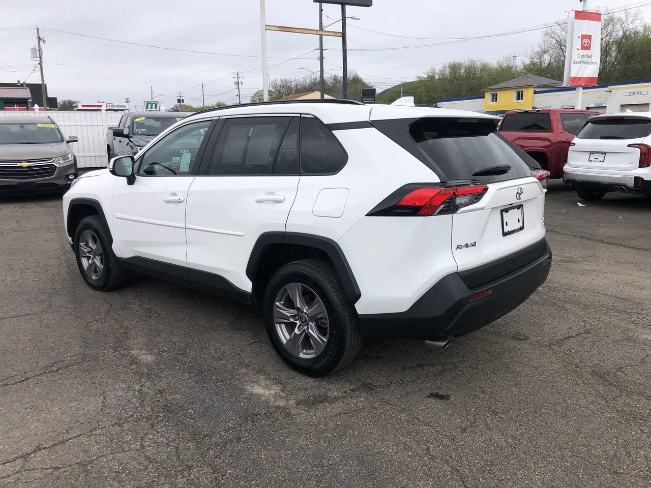 2023 Toyota RAV4 XLE