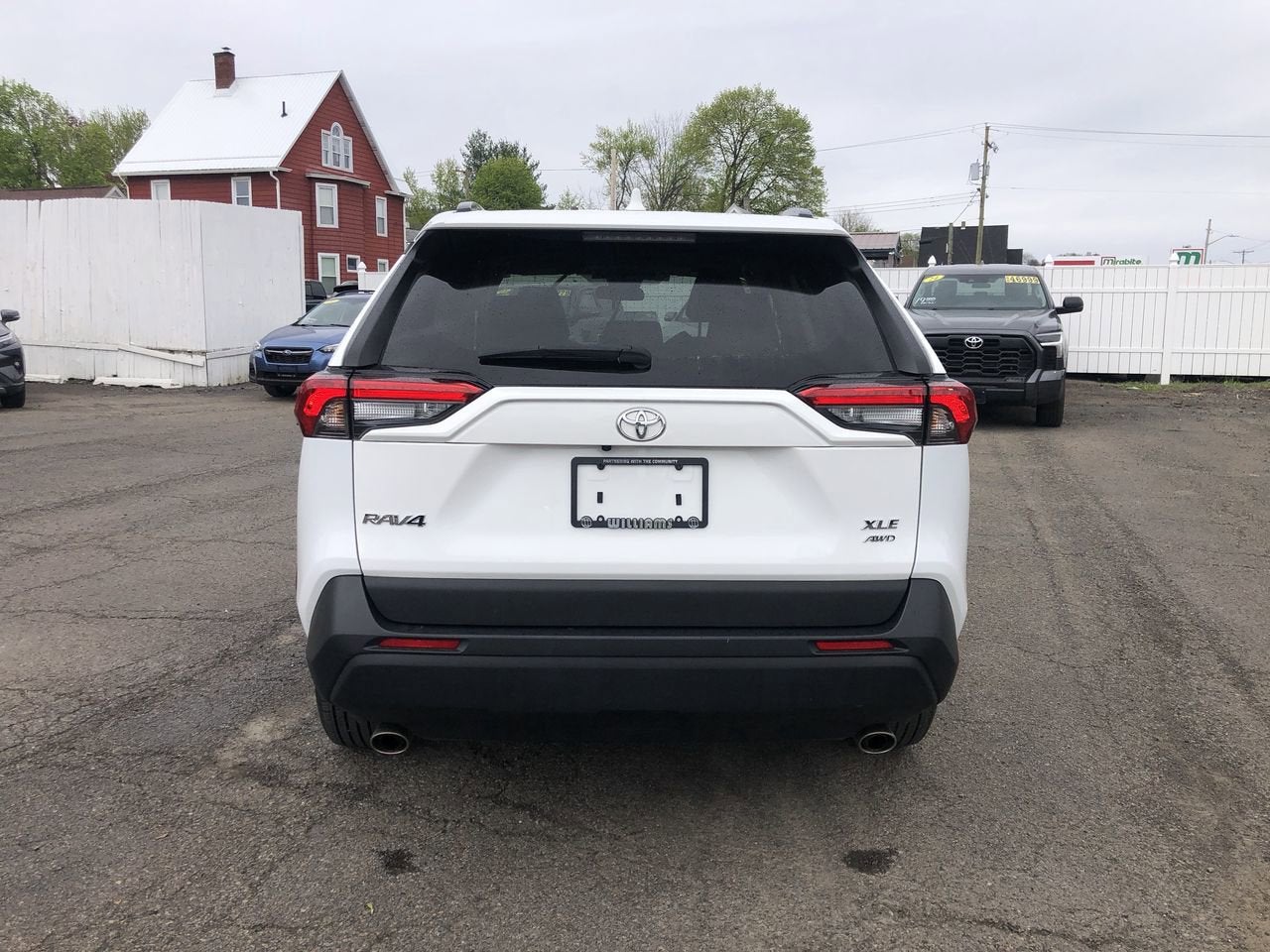 2023 Toyota RAV4 XLE