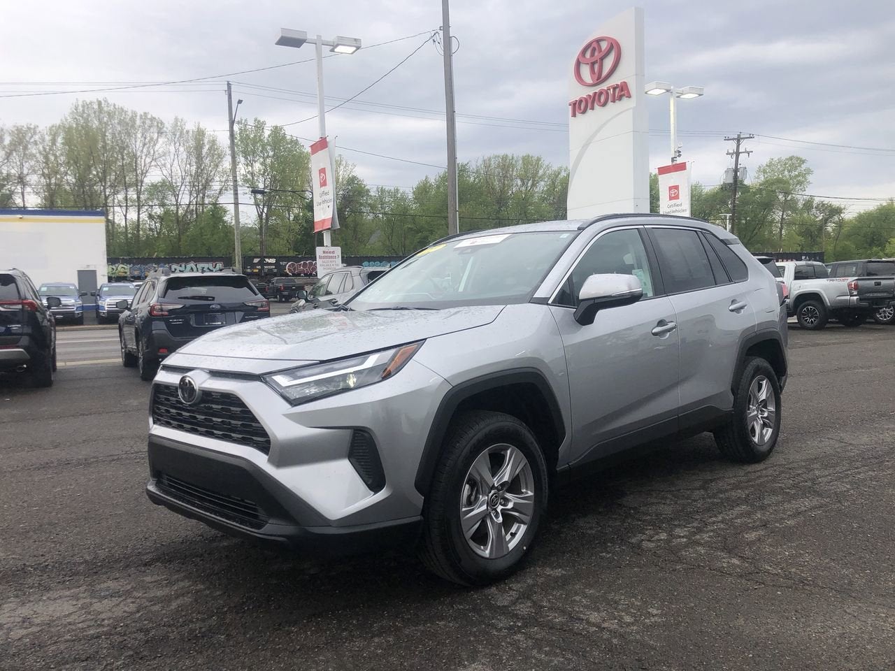 2025 Toyota RAV4 XLE