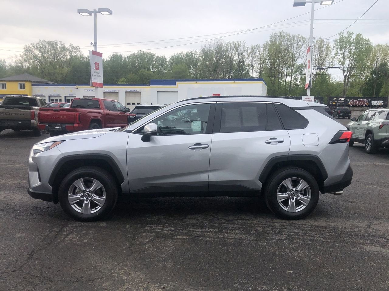 2025 Toyota RAV4 XLE