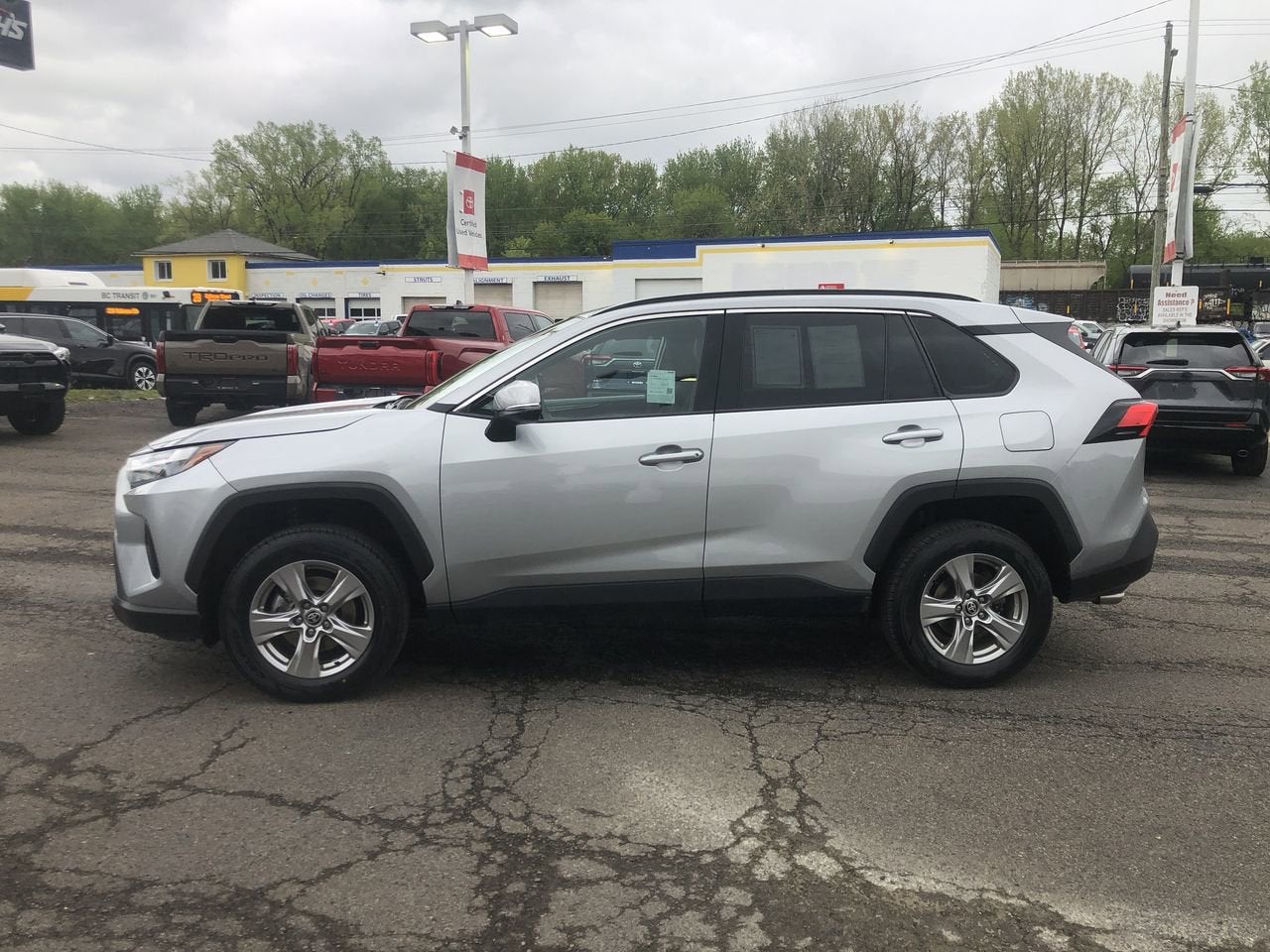 2025 Toyota RAV4 XLE