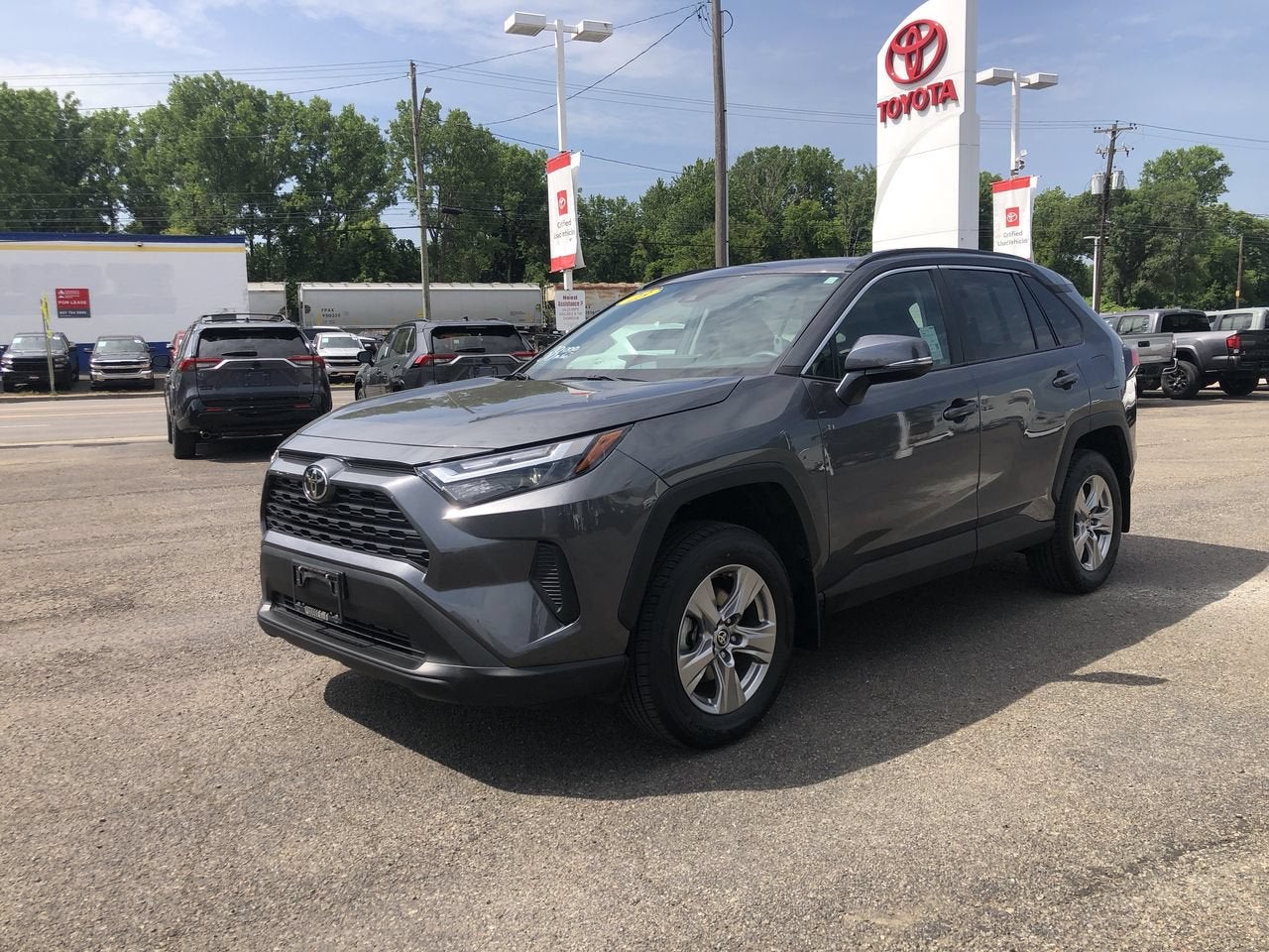 2023 Toyota RAV4 XLE