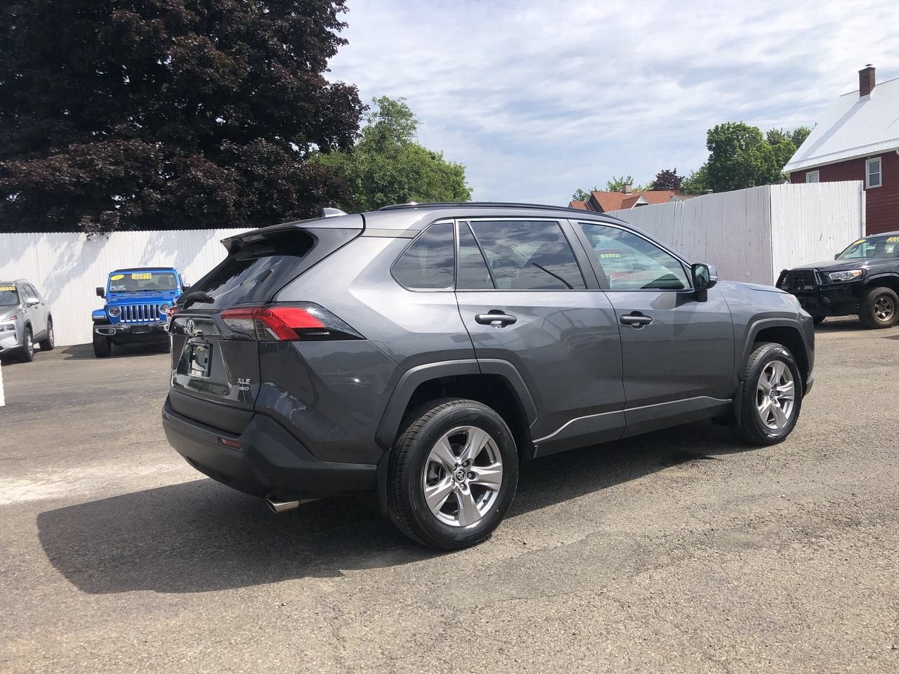 2023 Toyota RAV4 XLE