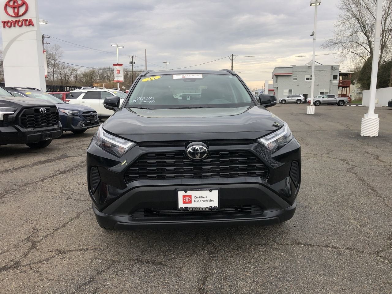 2025 Toyota RAV4 XLE