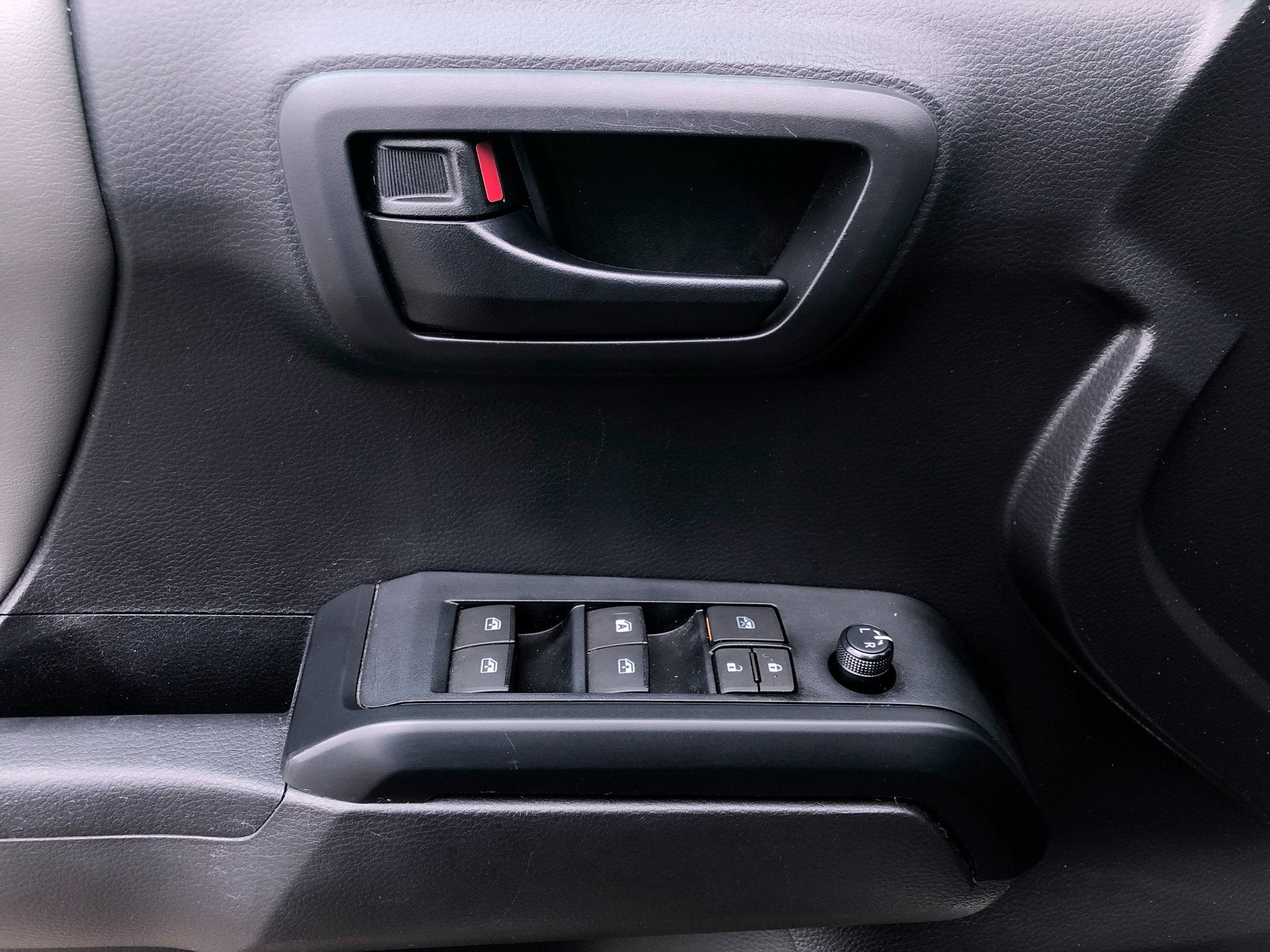 2022 Toyota Tacoma 4WD SR