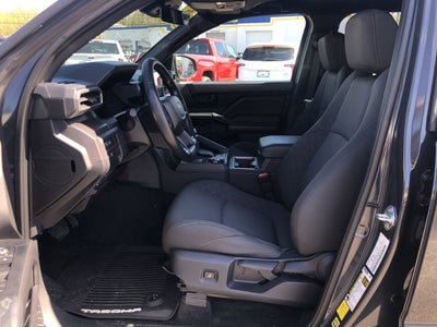 2025 Toyota Tacoma 4WD SR5