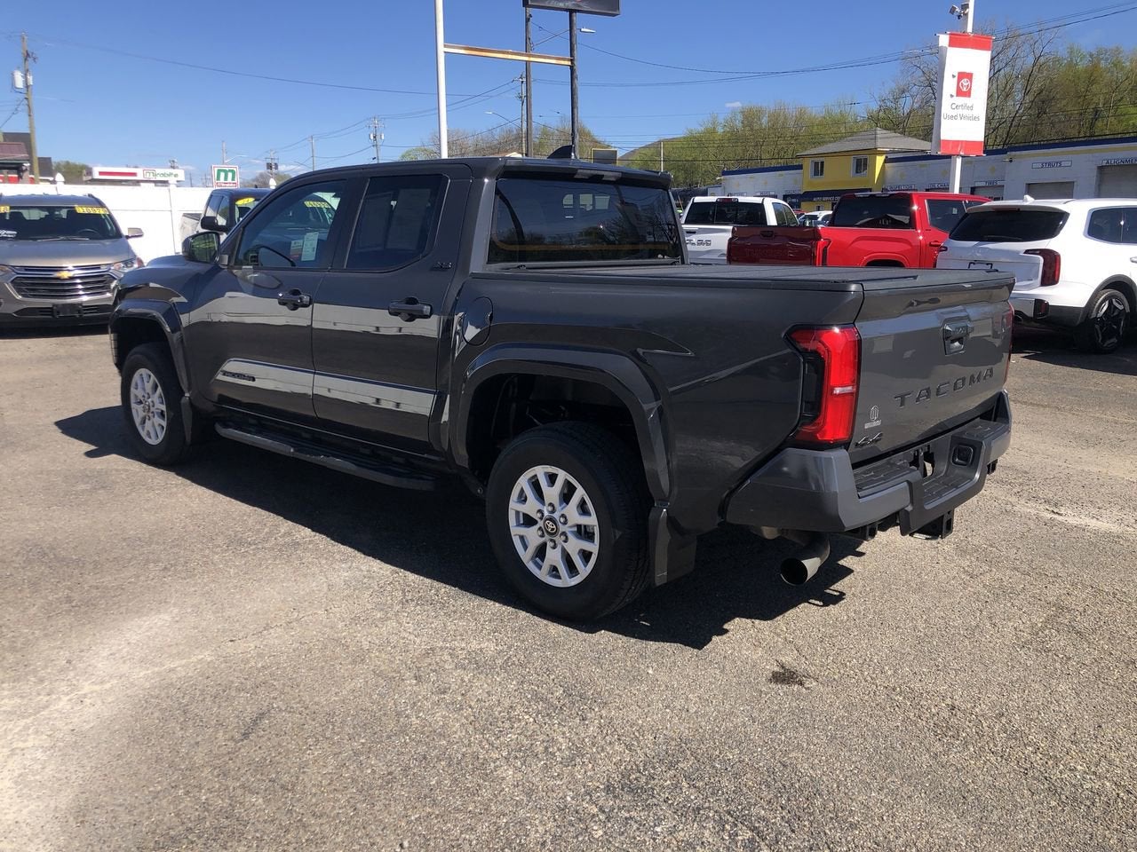 2025 Toyota Tacoma 4WD SR5