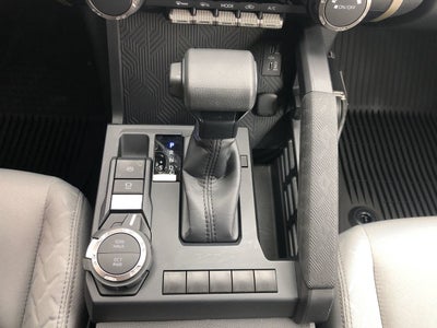 2025 Toyota Tacoma 4WD SR5
