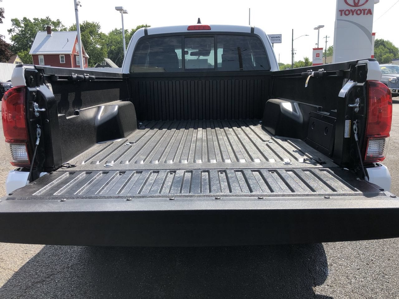 2022 Toyota Tacoma 4WD SR