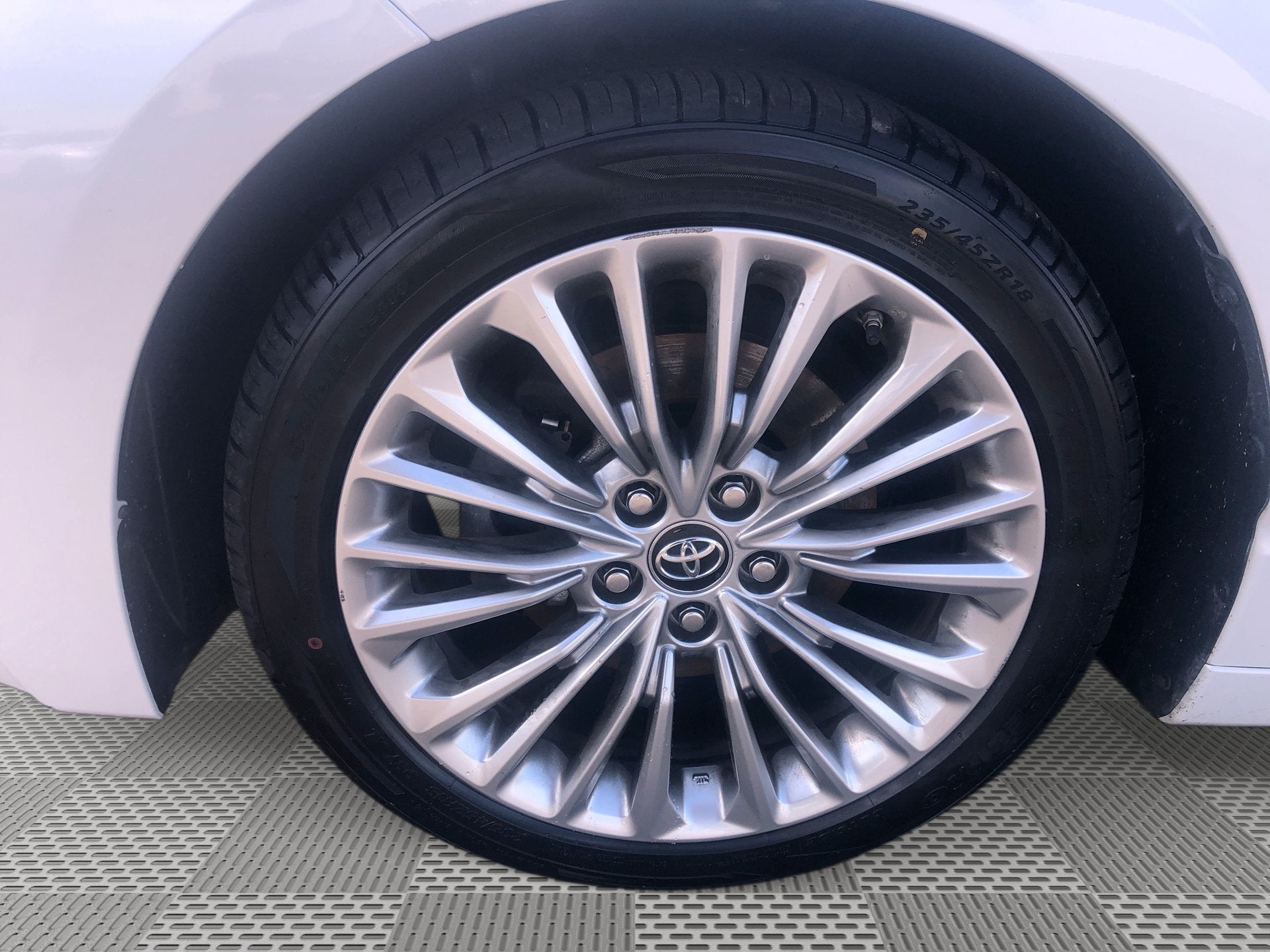 2019 Toyota Avalon Hybrid Limited