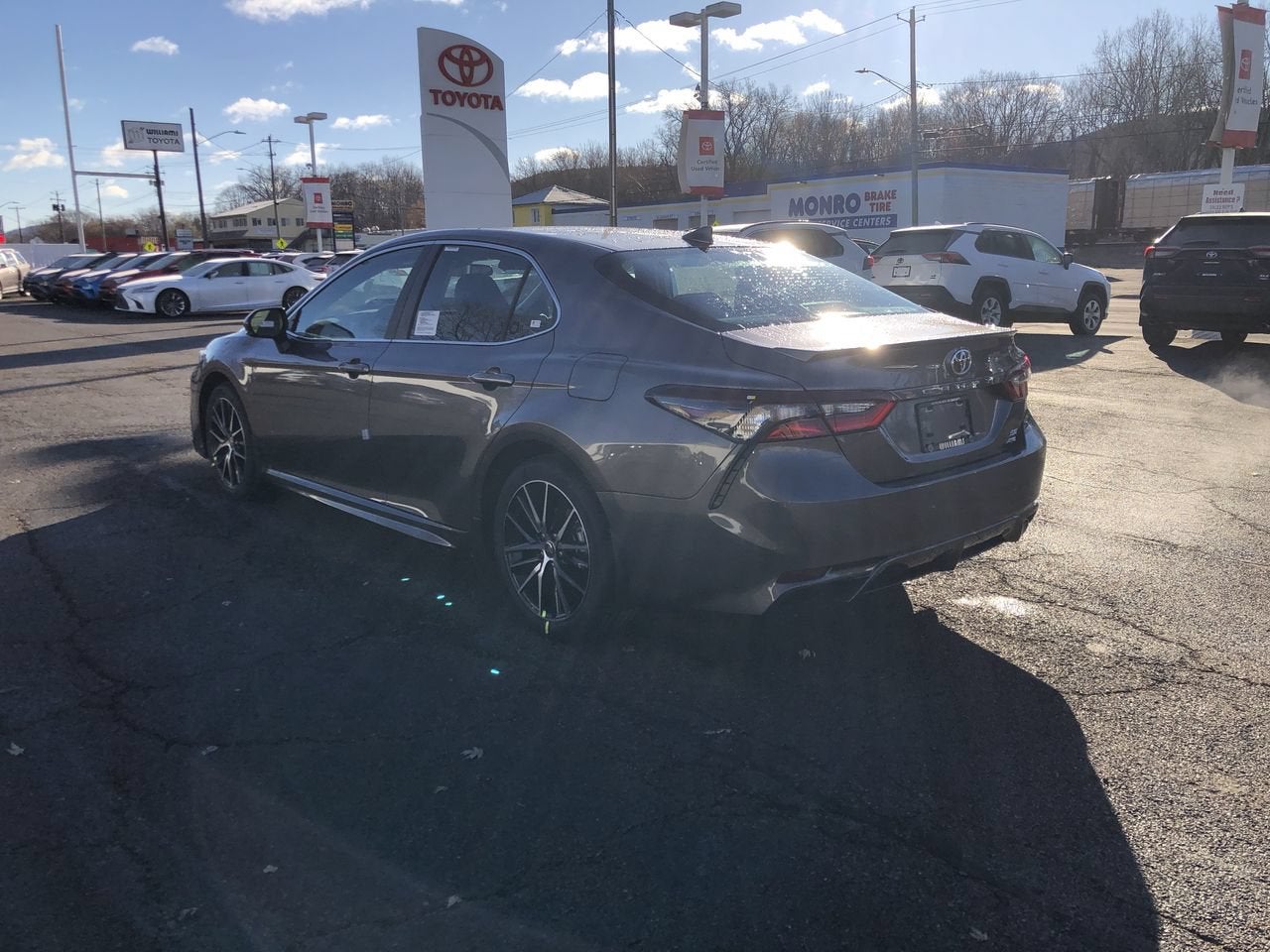 2024 Toyota Camry SE
