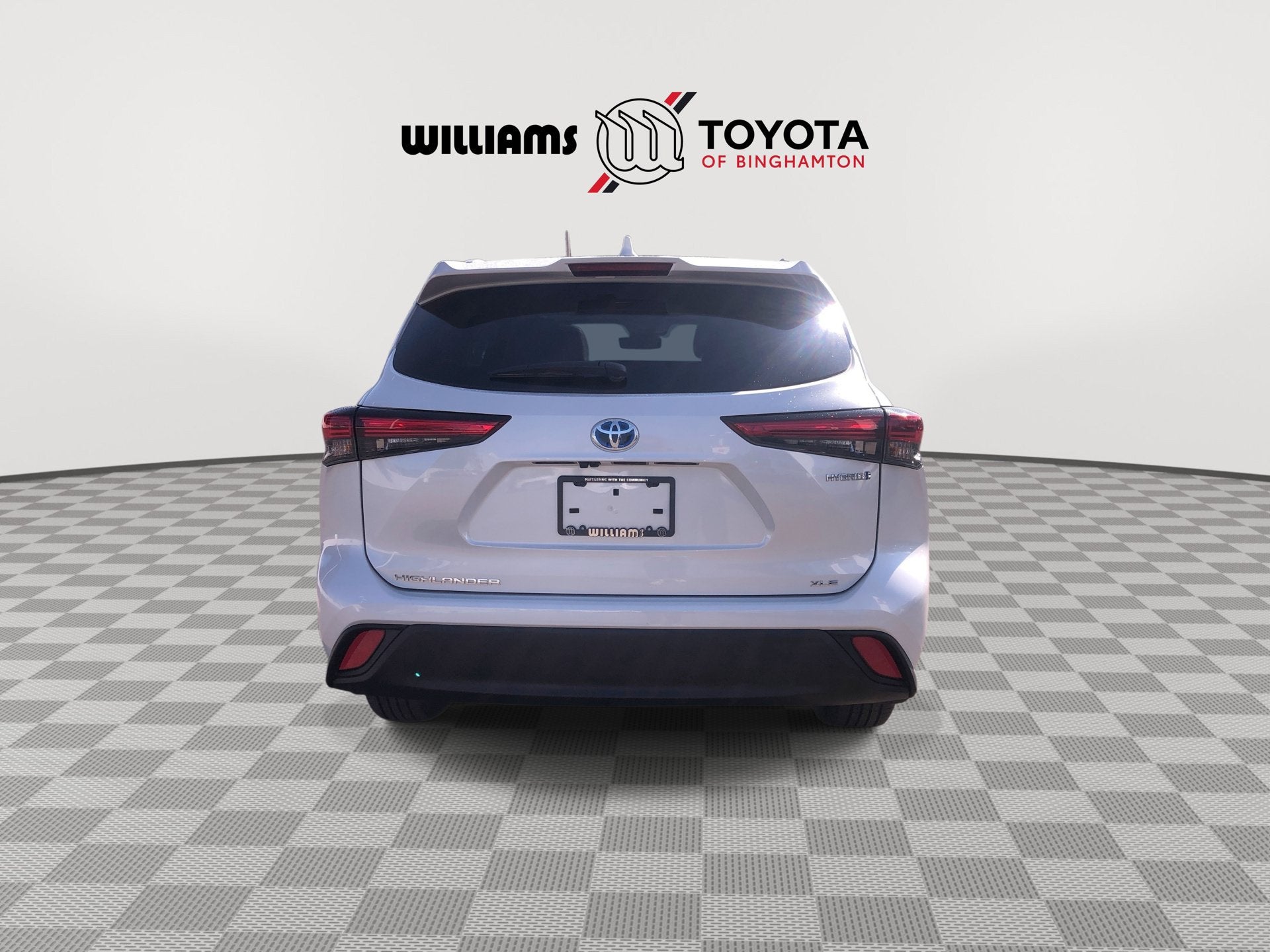 2023 Toyota Highlander Hybrid Bronze Edition