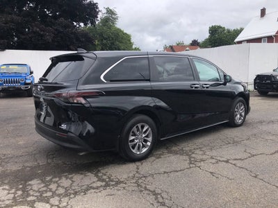 2024 Toyota Sienna XLE
