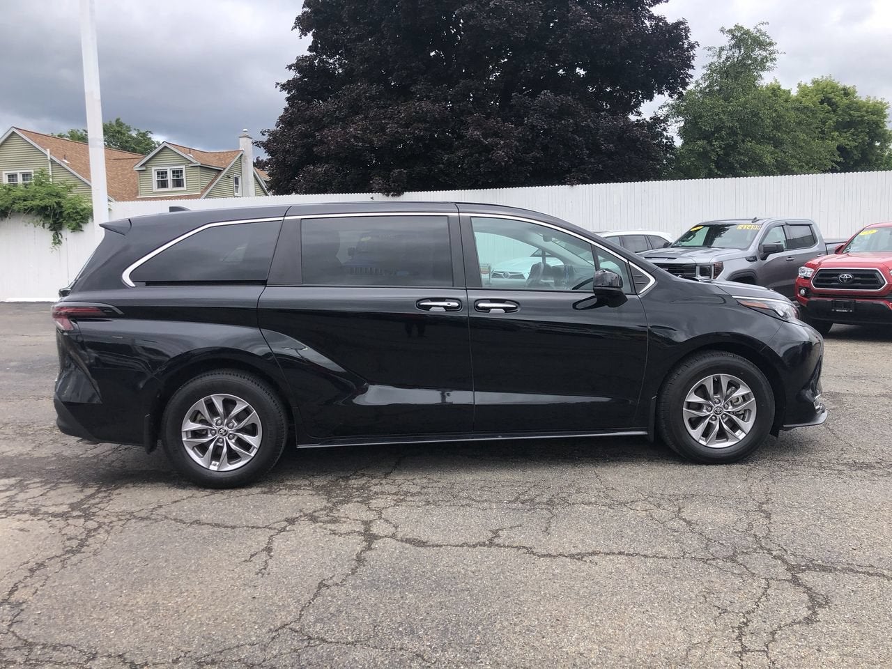 2024 Toyota Sienna XLE