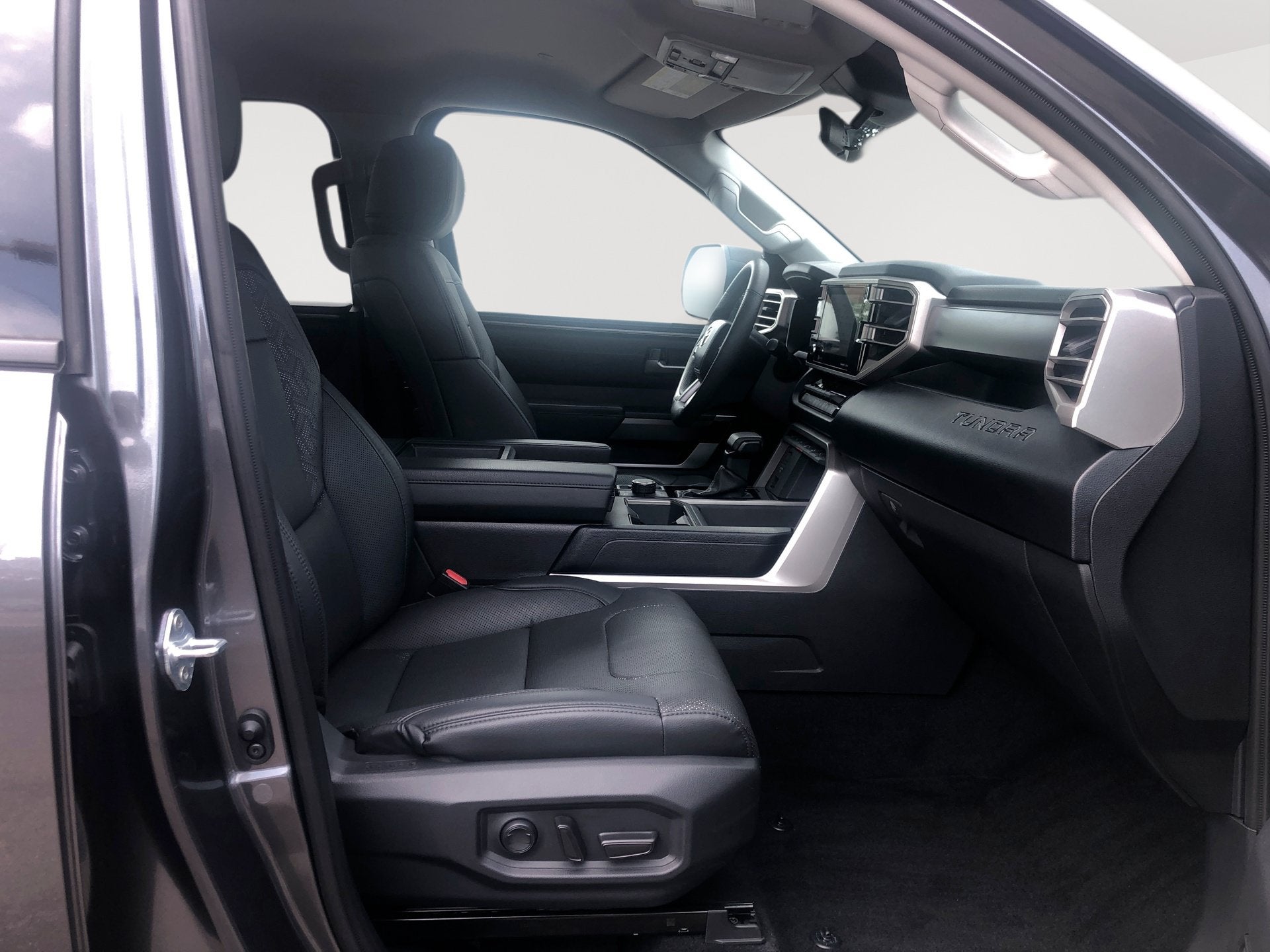 2023 Toyota Tundra 4WD SR5