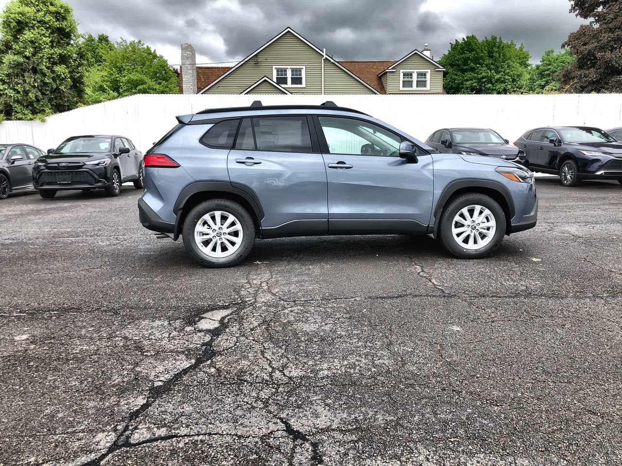 2024 Toyota Corolla Cross LE