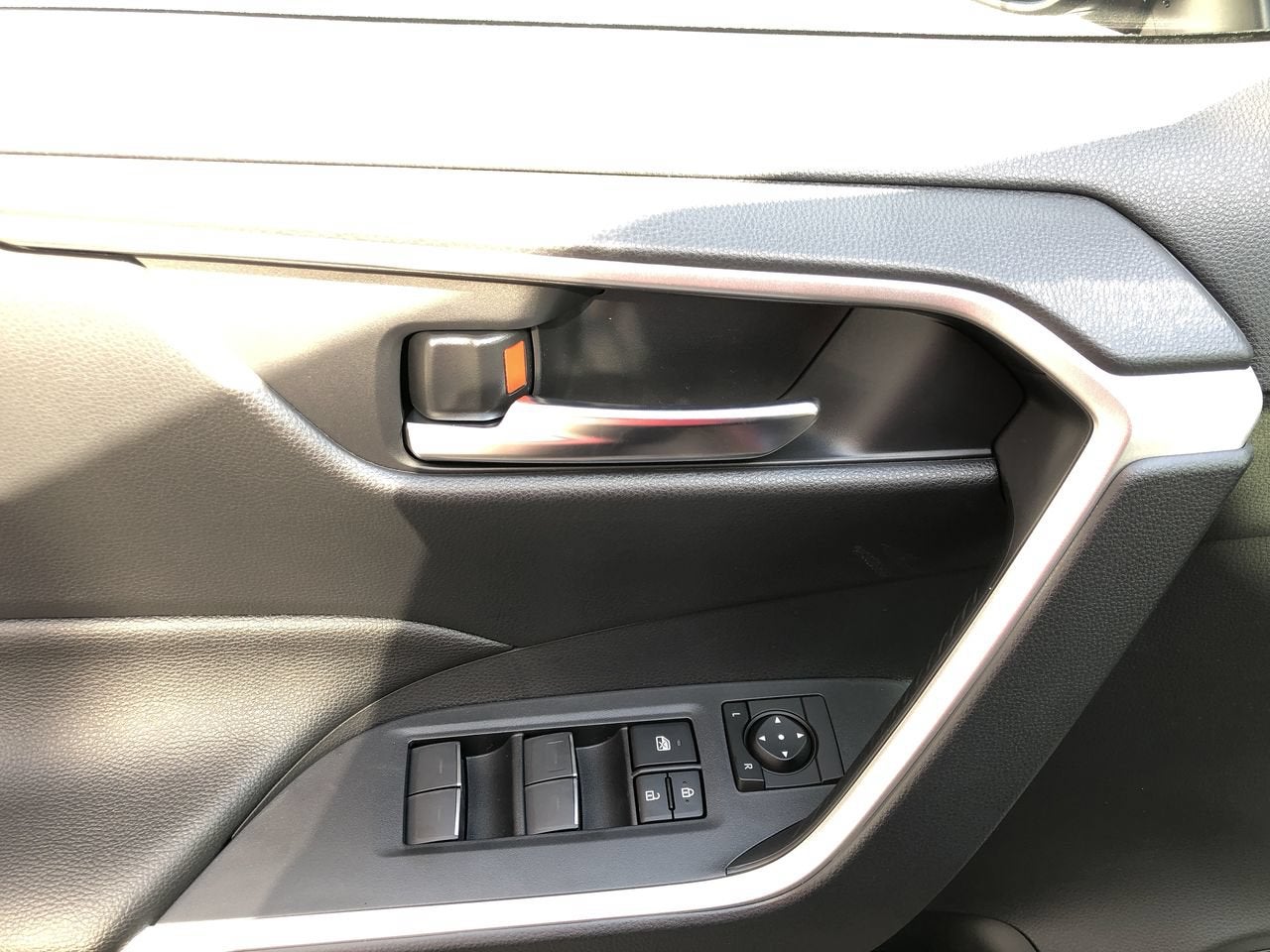 2025 Toyota RAV4 Plug-In Hybrid SE