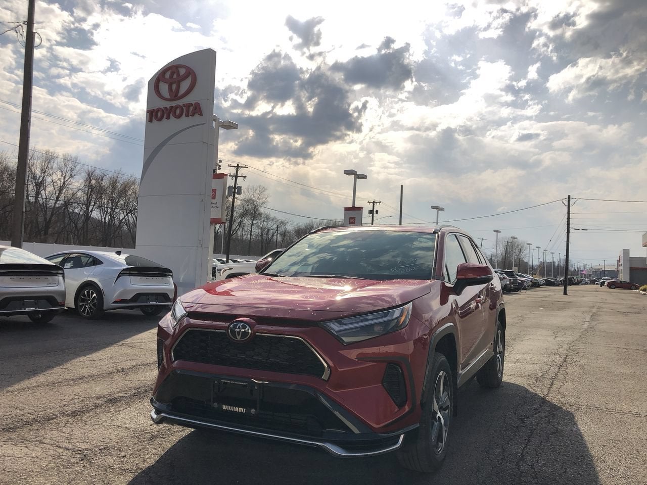 2025 Toyota RAV4 Plug-In Hybrid SE