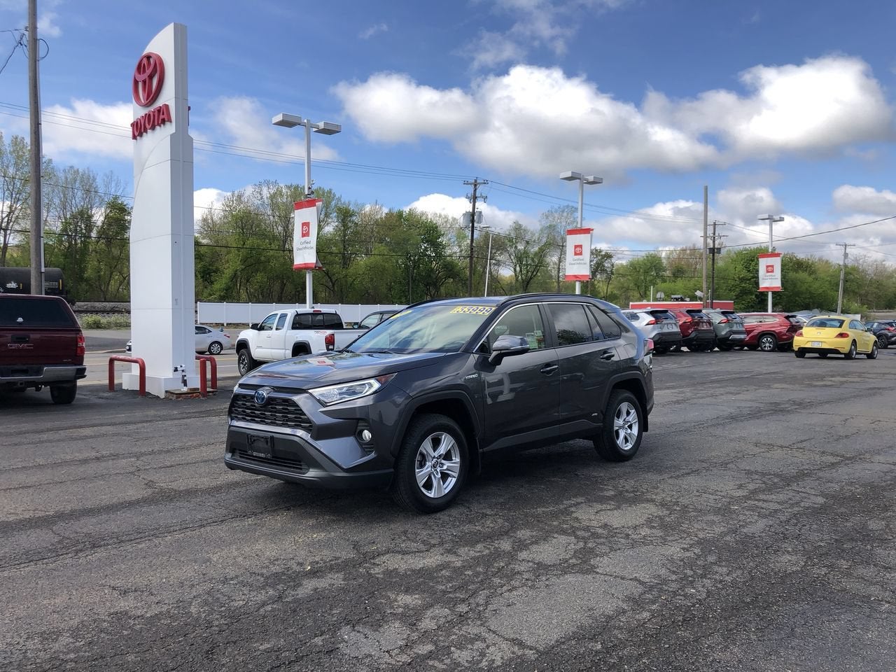 2020 Toyota RAV4 Hybrid XLE
